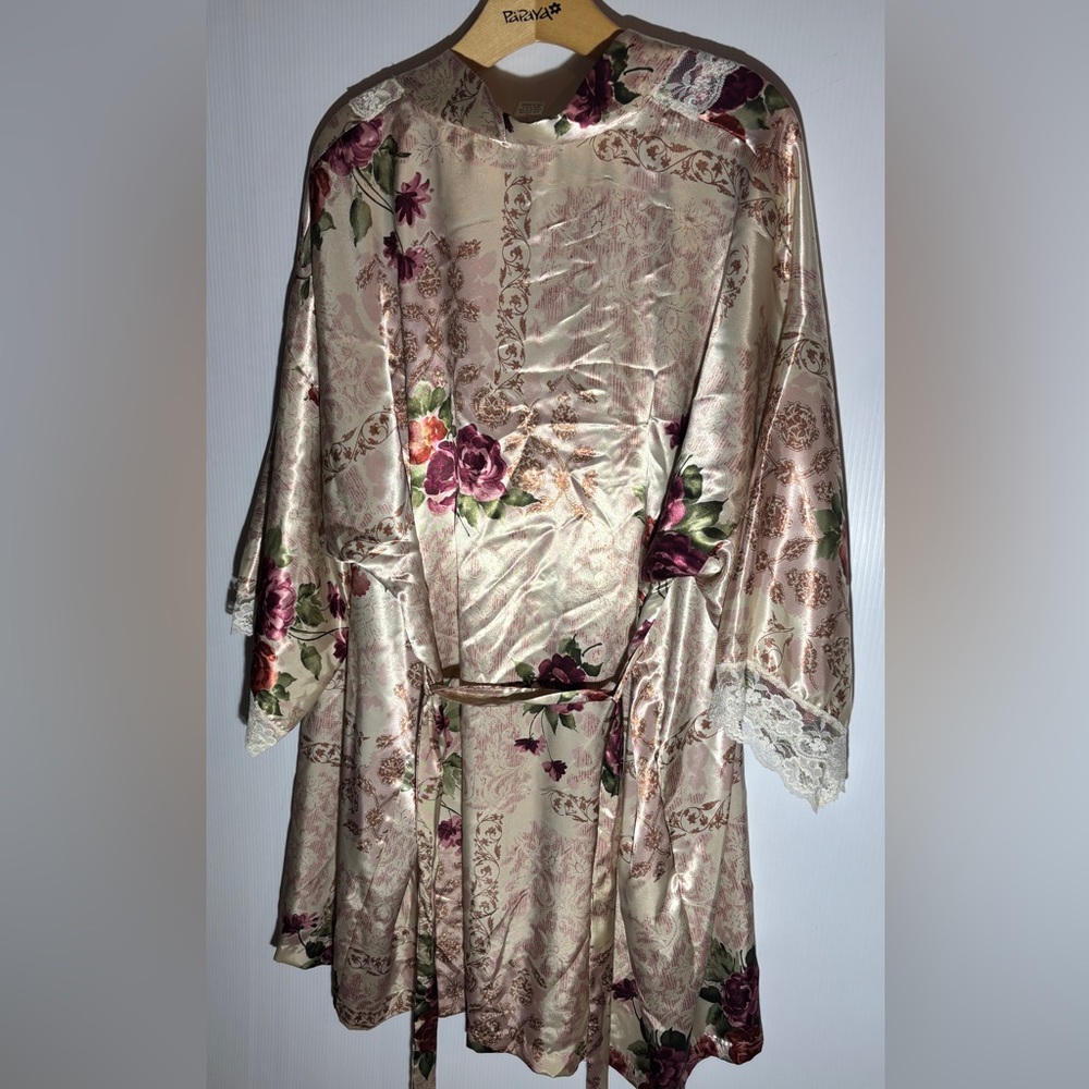 Private luxuries Floral Robe size XL
